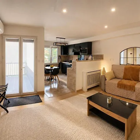 Appartement La Demeure Du Taureau T1 Cosy, Clim,wifi, Castillet 15 Min, Parking Facile *
