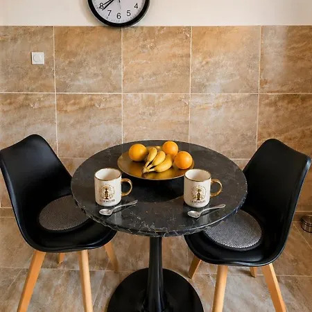 La Demeure Du Taureau T1 Cosy, Clim,wifi, Castillet 15 Min, Parking Facile Daire *